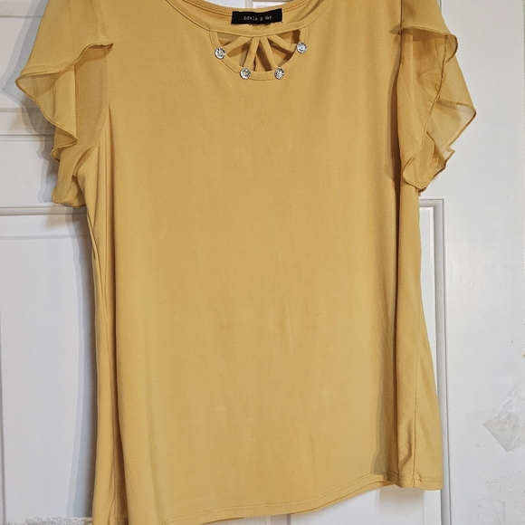 Gold Short Sleeve Blouse - Picture 2 of 2
